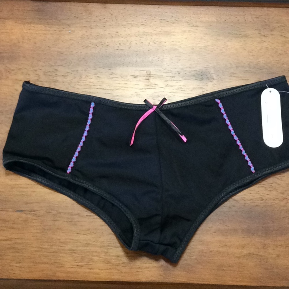🖤 NWT Black satiny panties